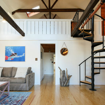 Hillcrest Cottage By The Sea