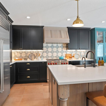 Fenwood Drive - Festive Chef Kitchen