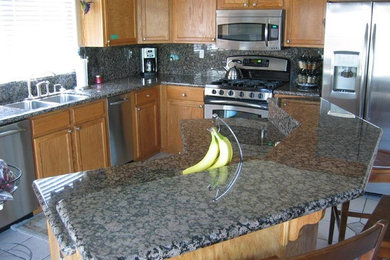 Example of a kitchen design in New York