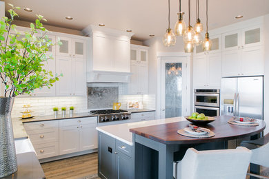 Transitional kitchen photo in Portland
