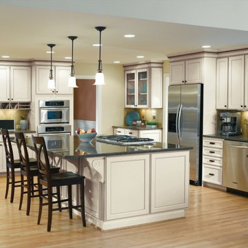 Aristokraft Cabinetry: Traditional Kitchen with Cream Cabinets