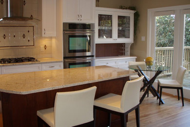 Inspiration for a timeless kitchen remodel in Vancouver