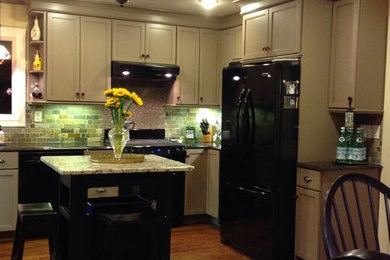 Elegant kitchen photo in New York