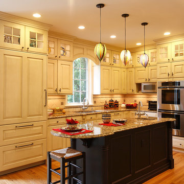 Classic Kitchen with Subtle Flair