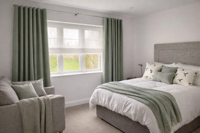 Muter green curtains for a young lady’s room