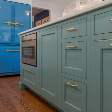 Striking Kitchen in Blue and White
