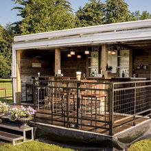 Cottage- Outdoor Entertainment /bar