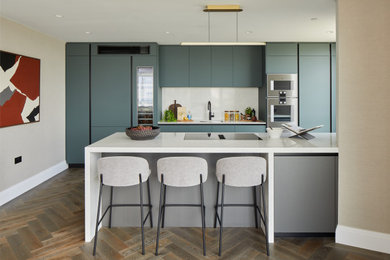 Design ideas for a contemporary kitchen in London.