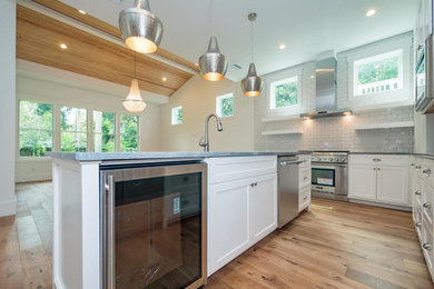 Example of a beach style kitchen design in Jacksonville