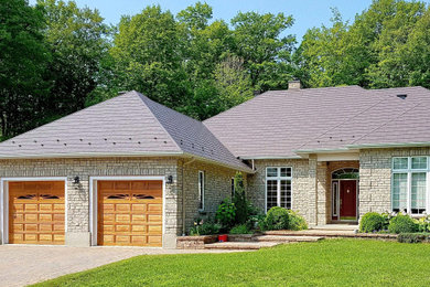 Example of an exterior home design in Toronto