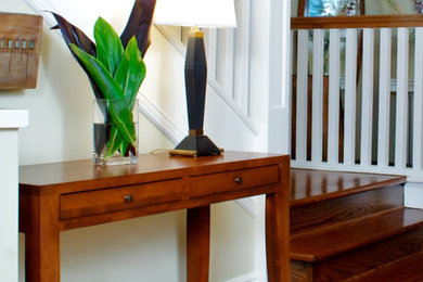 Example of a classic hallway design in Toronto