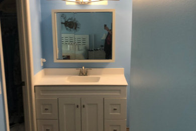 Inspiration for a contemporary bathroom remodel in Nashville