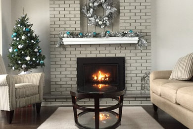 Inspiration for a transitional living room remodel in Montreal
