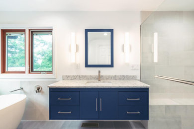 Example of a bathroom design in Seattle