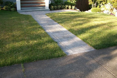 Inspiration for a traditional landscaping in Vancouver.