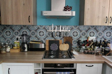 Réalisation d'une cuisine design.