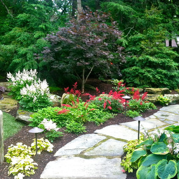 SHADE GARDEN WALKWAY