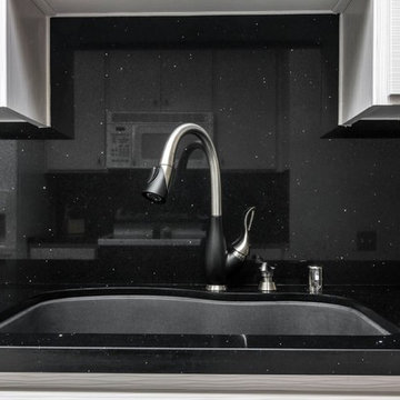 Silver-Stream Modern Flat-Panel Door Kitchen Reface Project