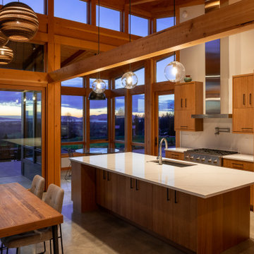 Bay views and extra room for extended family