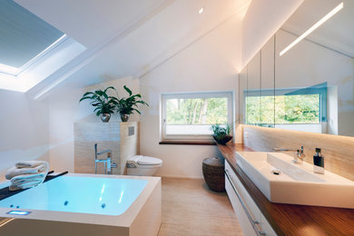 Modernes Badezimmer in Sonstige
