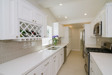Kitchen - kitchen idea in Los Angeles