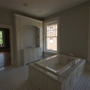 Bathroom/Laundry Room