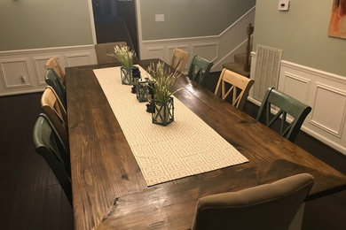 Lanier Farmhouse Dinning Room Table