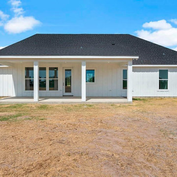 James Hardie Board & Batten in Deep Ocean and Arctic White