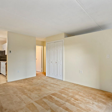 Well-Maintained Condo with Balcony in Medford
