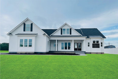 Farmhouse house exterior photo in Philadelphia
