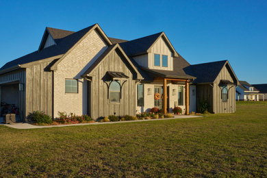 Example of an exterior home design in Austin