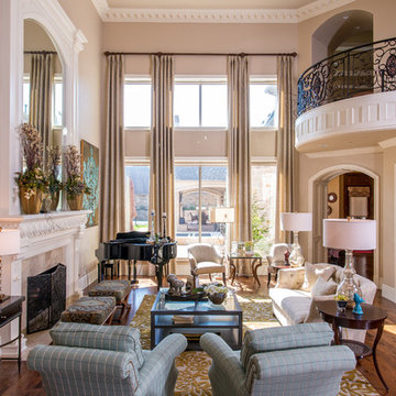 Lovely and Delicate Residence- Living Room