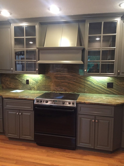 Backsplash for a busy granite