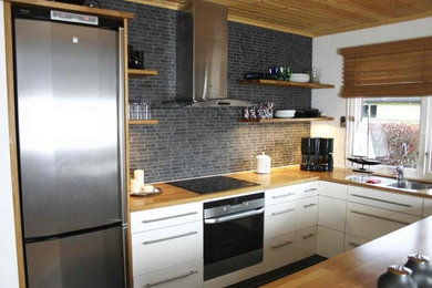 Design ideas for a transitional kitchen in Gothenburg.