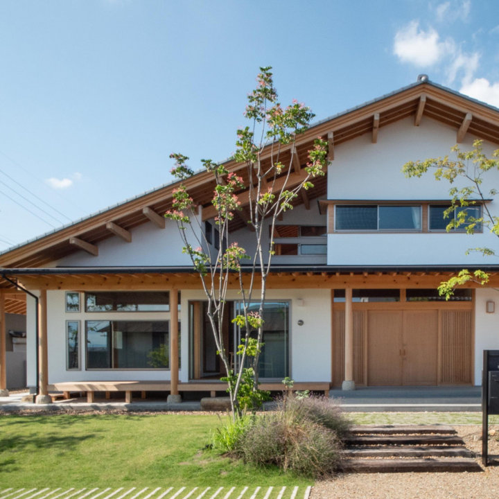 和モダンなおしゃれな家の外観の画像 75選 - 2026 年 7月 | Houzz (ハウズ)