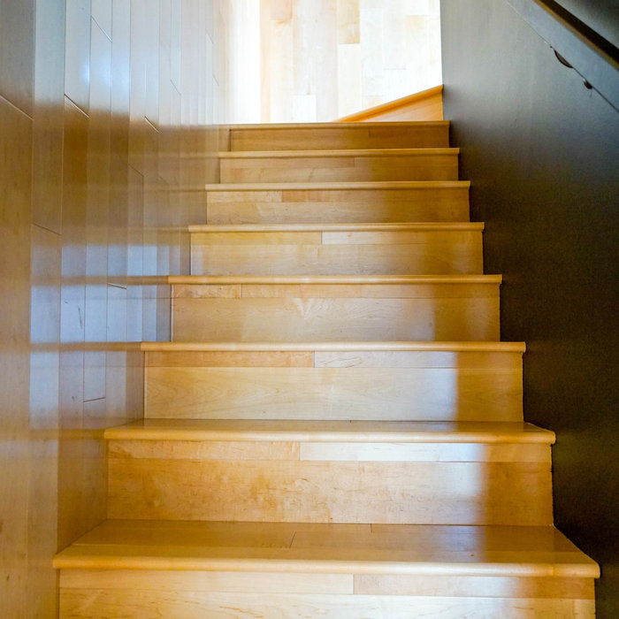This ADU has it all, with this stunning light wood staircase, the lighter wood which is used upon the reflective light side provides natural light for easy ascension of the stairs.