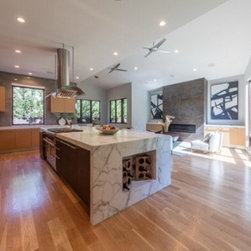 1020 Hermosa - Products
