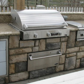 Outdoor Kitchen
