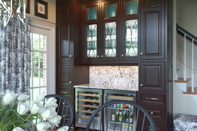 Elegant kitchen photo in Richmond