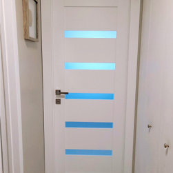 Private Residence - Leora Vetro Bianco Noble - Interior Doors