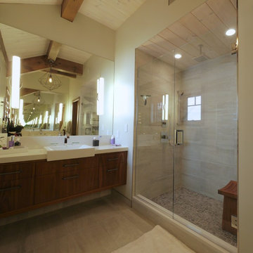 Falcon Lake Residence