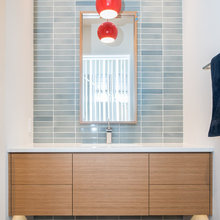 1 Juniper - Powder Room
