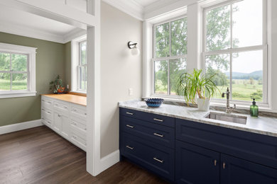 Transitional kitchen photo in Burlington