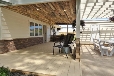Mountain style porch idea in Philadelphia
