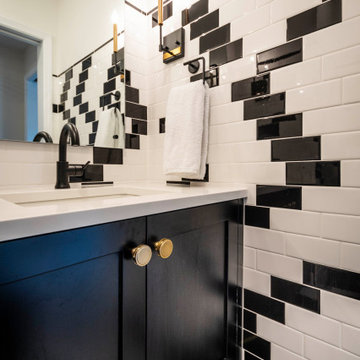 Fun Zig Zag Black and White Powder Bath