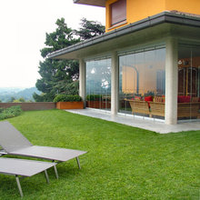 Glass door wall