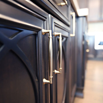 Mirrored Sophistication in Olivenhain