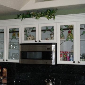 Art Glass Designs - Flowers, Birds, Trees, Grapes & More, - Volume-2