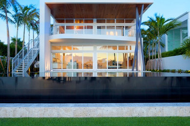 Contemporary exterior home idea in Miami