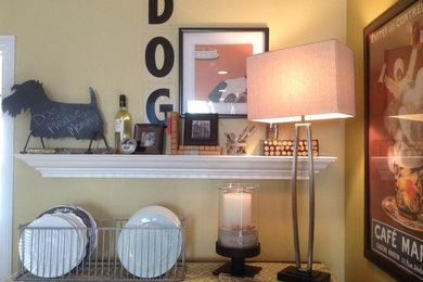 Example of an eclectic kitchen design in Chicago